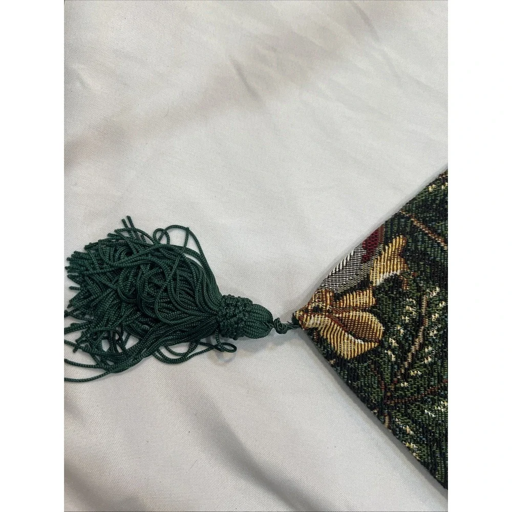 Tapestry Christmas Holiday Table Runner 65 Inches Beautiful Christmas Vintage505
